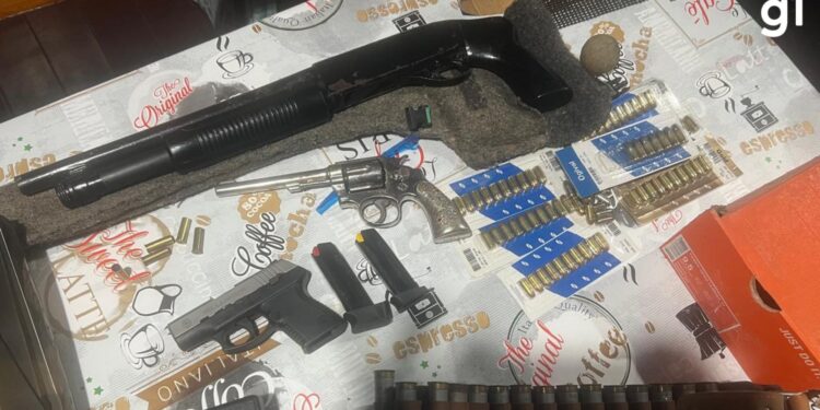 Sócio de agência da Serra Gaúcha é preso por posse ilegal de arma durante operação contra milícia digital no Amapá