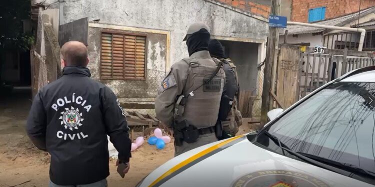 Neto chama a polícia e confessa ter matado a avó em Porto Alegre