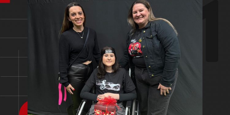 Fã com leucemia visita Luan Santana no camarim antes de show no RS: 'Me ajudou nos momentos difíceis'