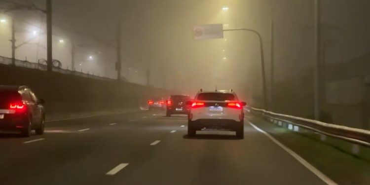 Forte neblina prejudica visibilidade em rodovias no feriado de Corpus Christi